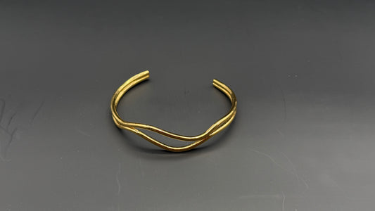 Auré Wave Cuff Bracelet