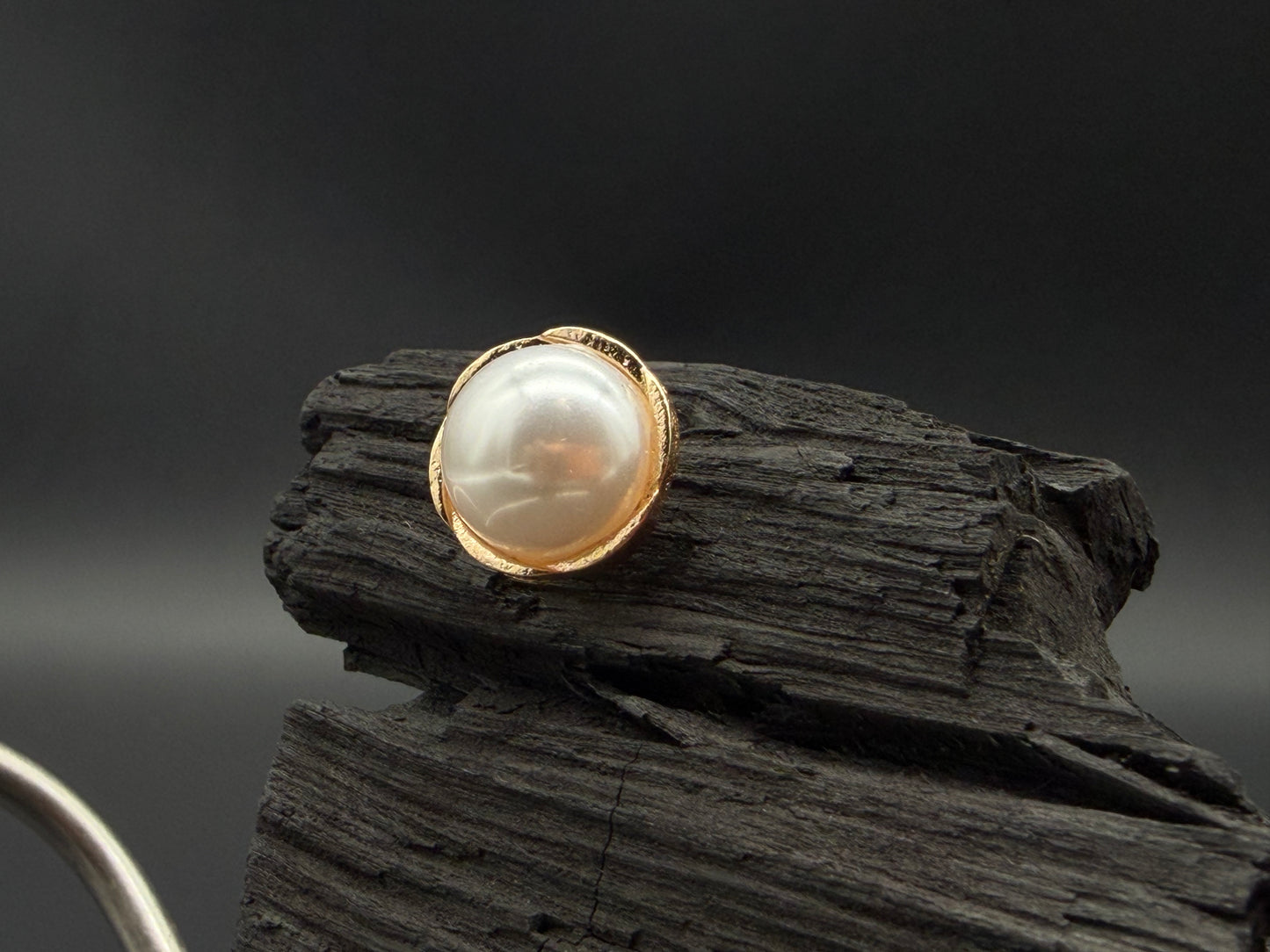 Pearl Glow Studs