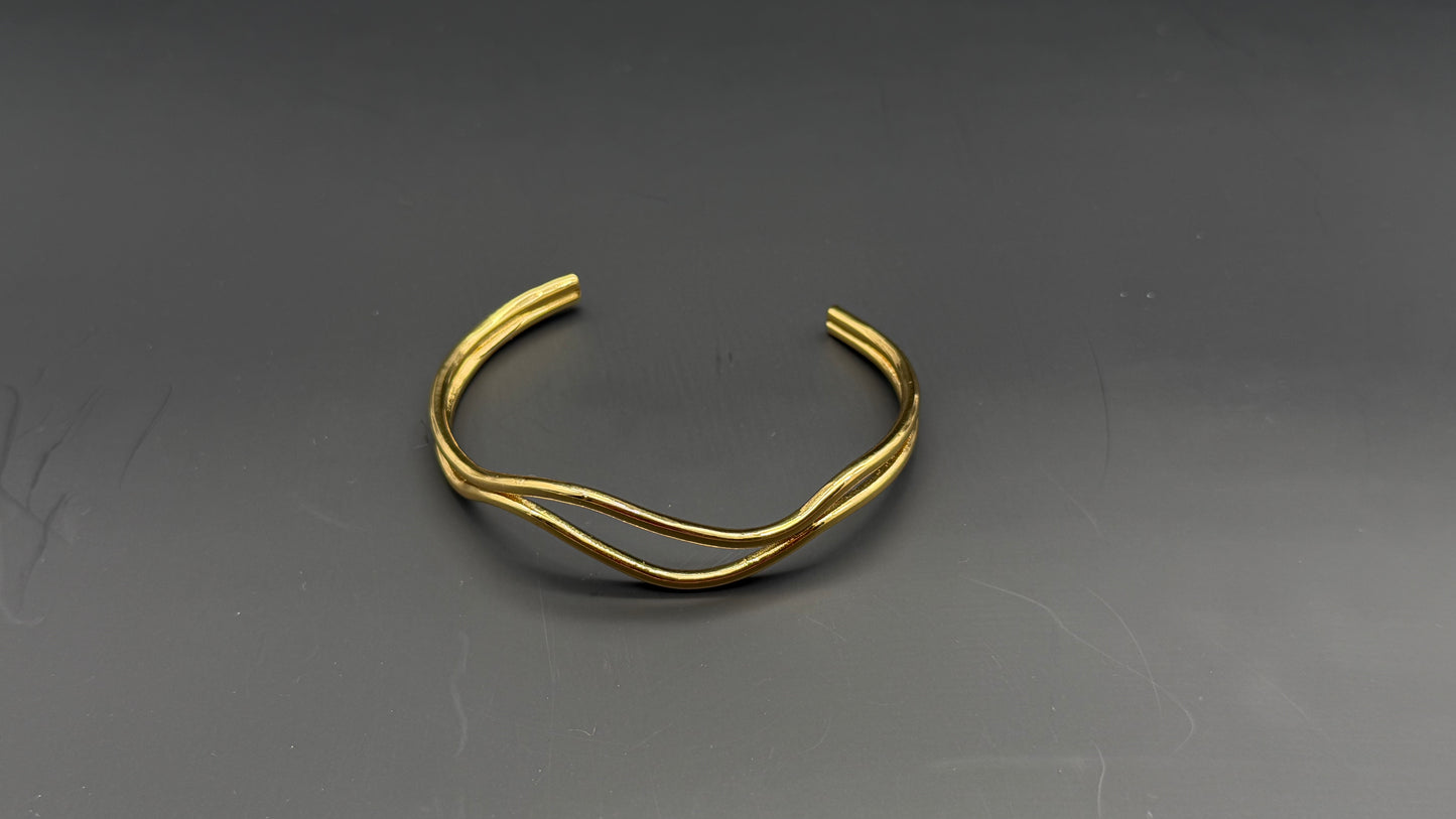 Auré Wave Cuff Bracelet
