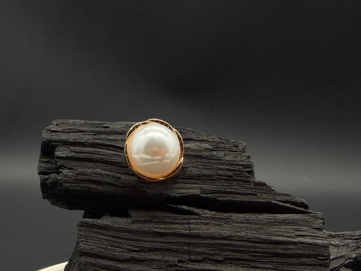 Pearl Glow Studs
